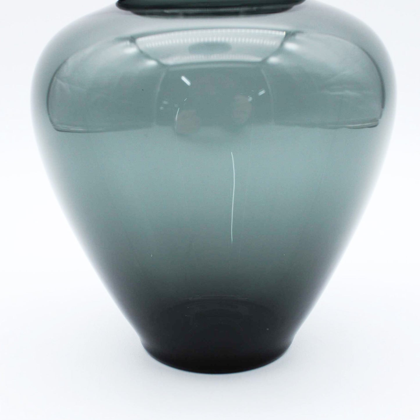 Lidded Bowl Black_Taku Eiki