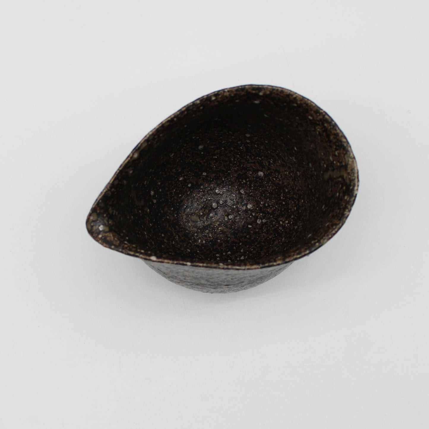 Handbuilt Lipped Flower Vessel_Souji Tsurumi