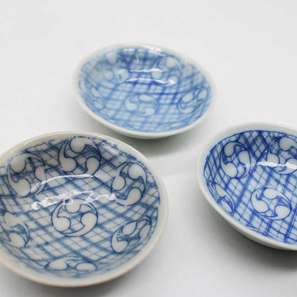 ANTIQUES Small plate D_512