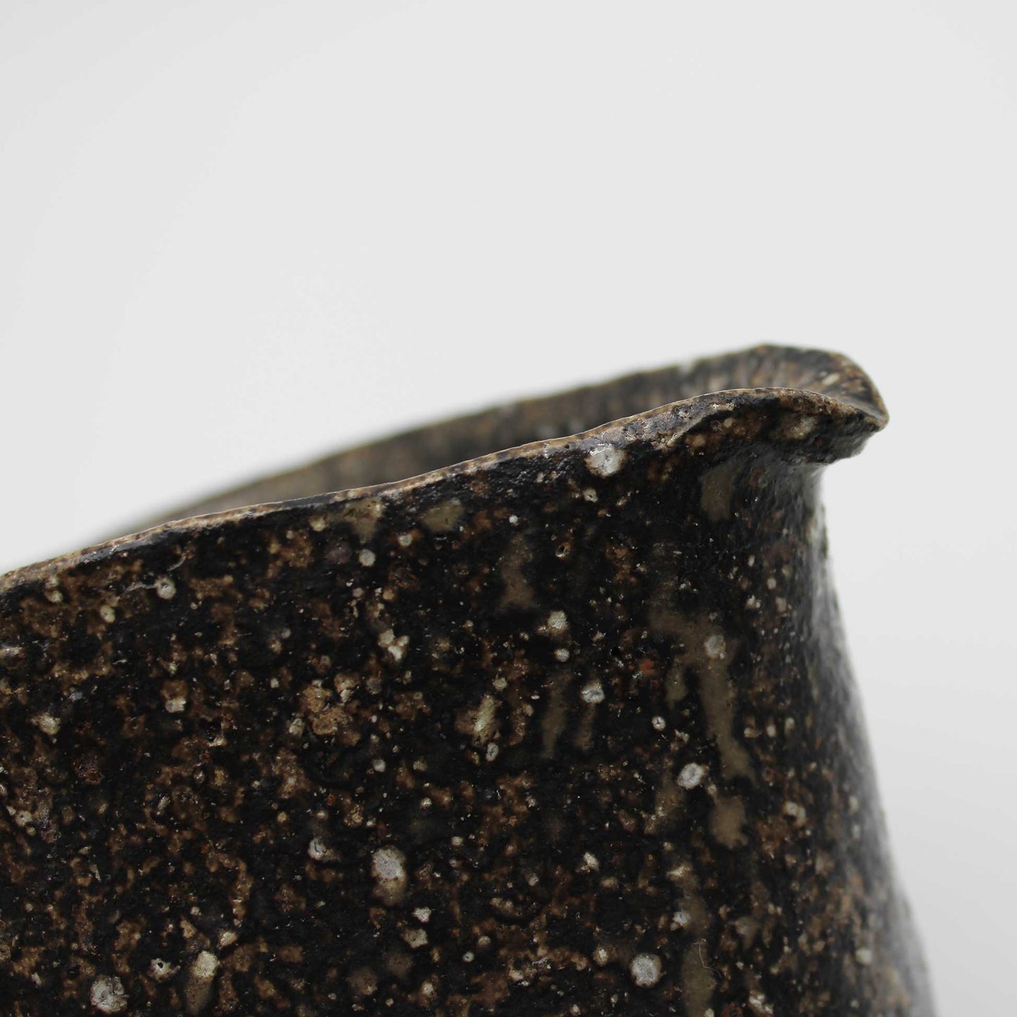 Handbuilt Lipped Flower Vessel_Souji Tsurumi