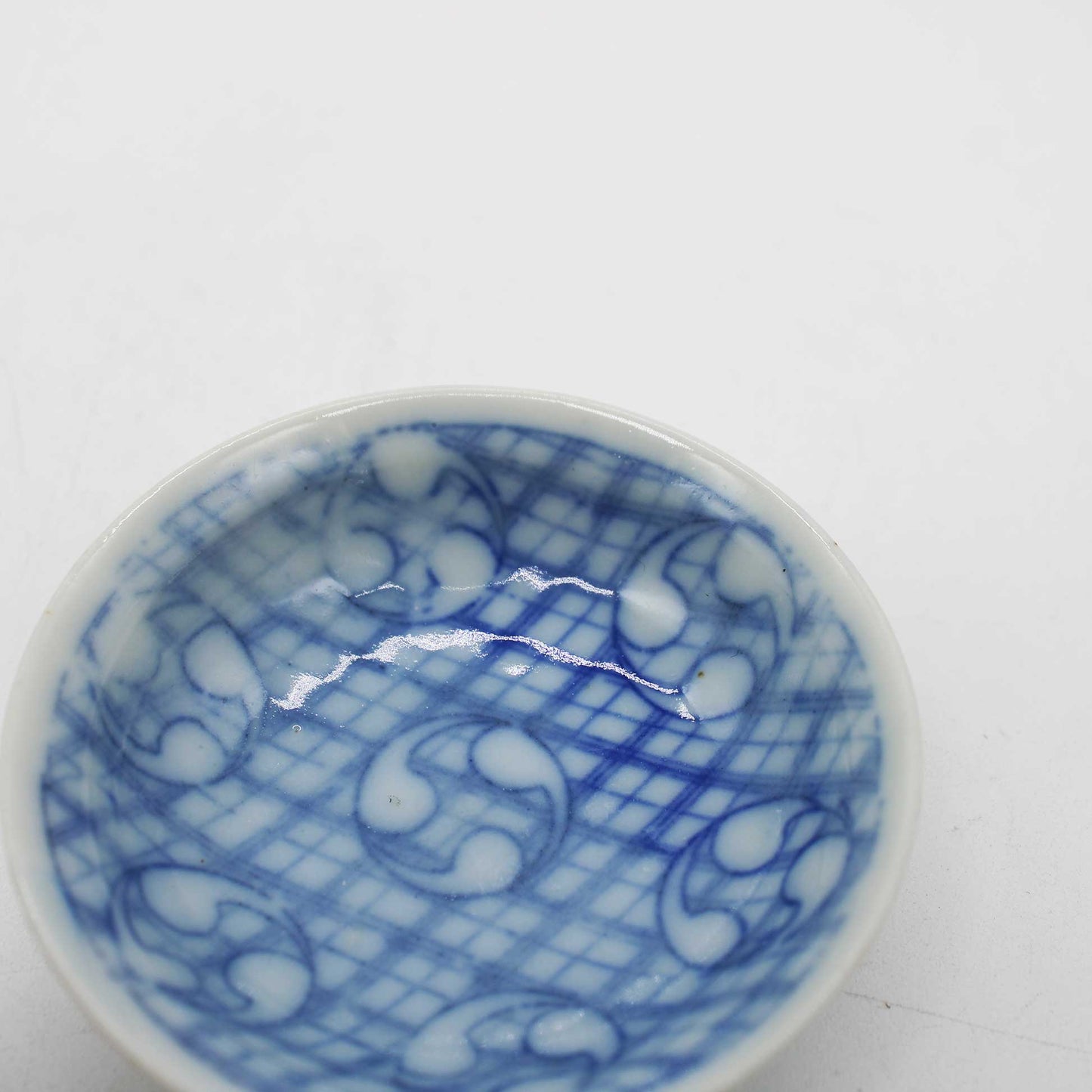 ANTIQUES Small plate D_512