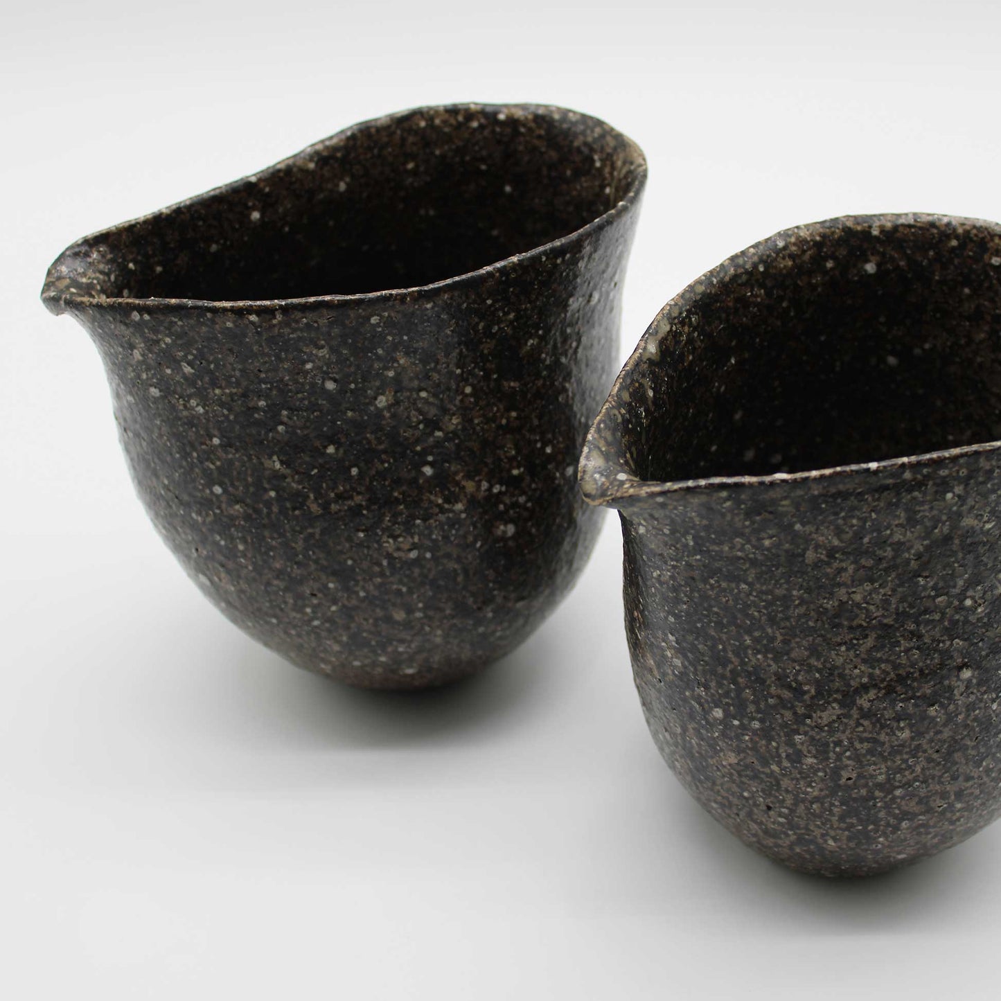 Handbuilt Lipped Flower Vessel_Souji Tsurumi