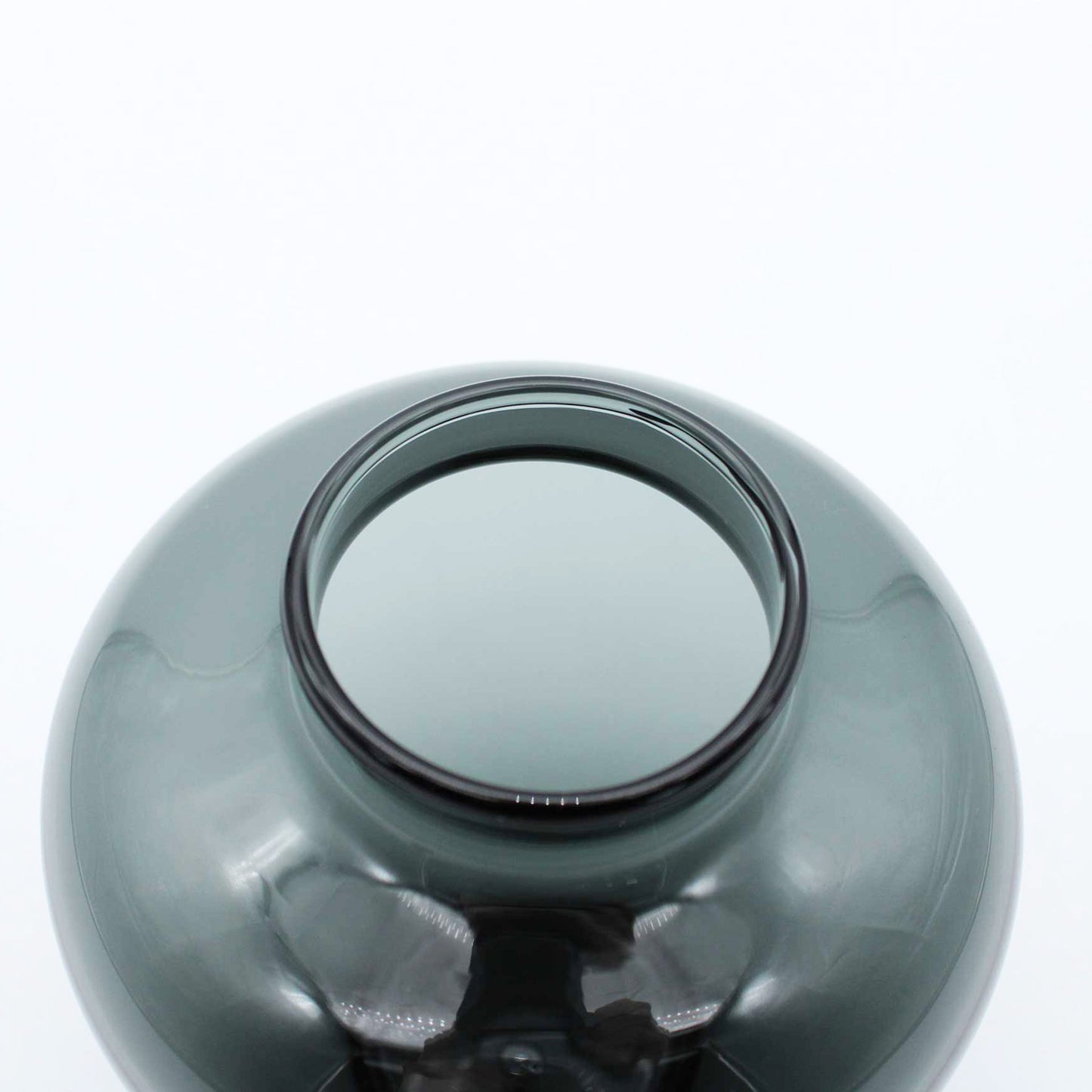 Lidded Bowl Black_Taku Eiki