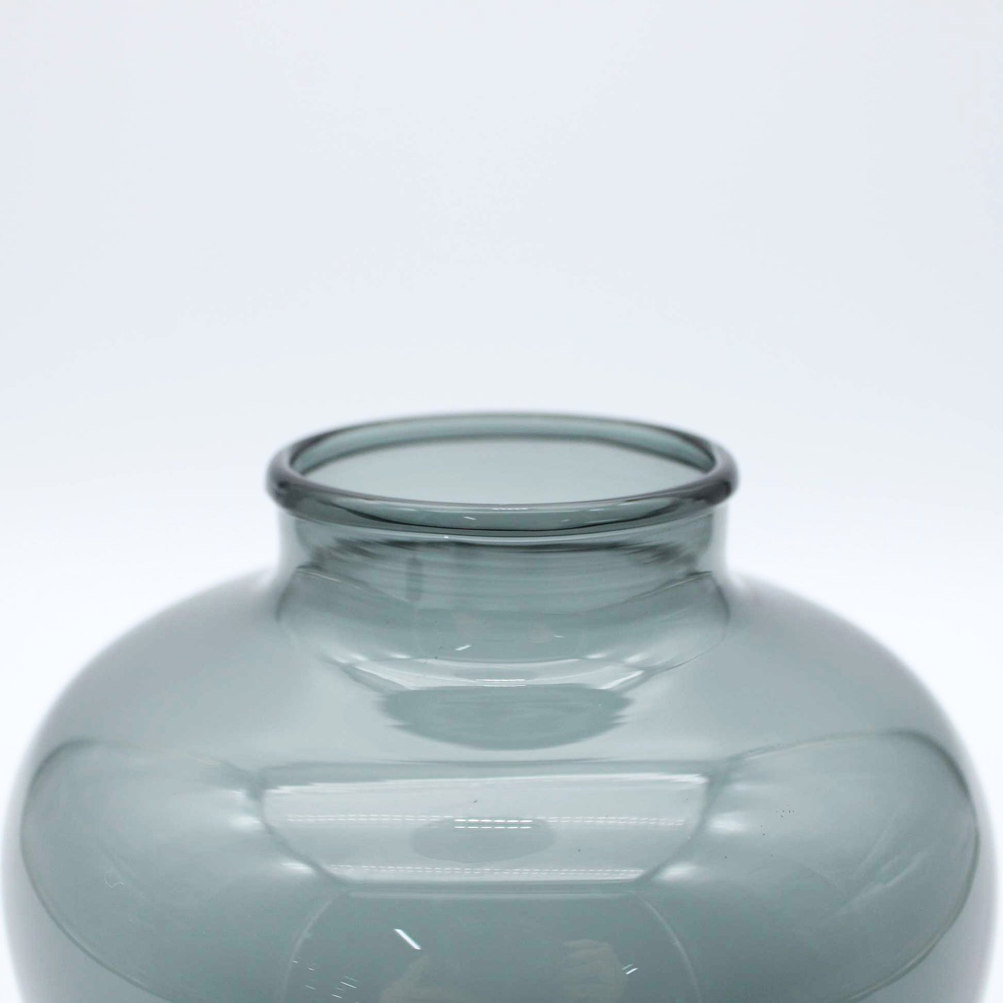 Lidded Bowl Black_Taku Eiki