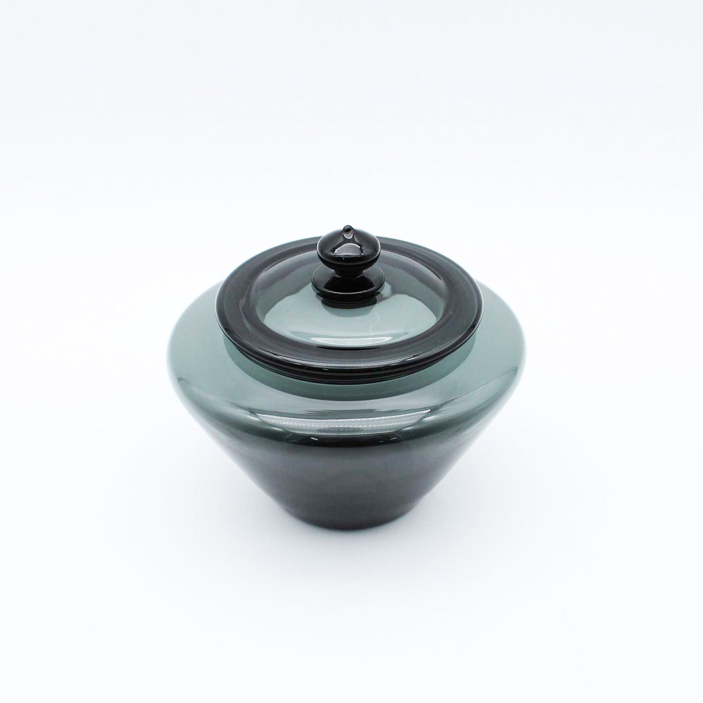 Lidded Bowl Black_Taku Eiki