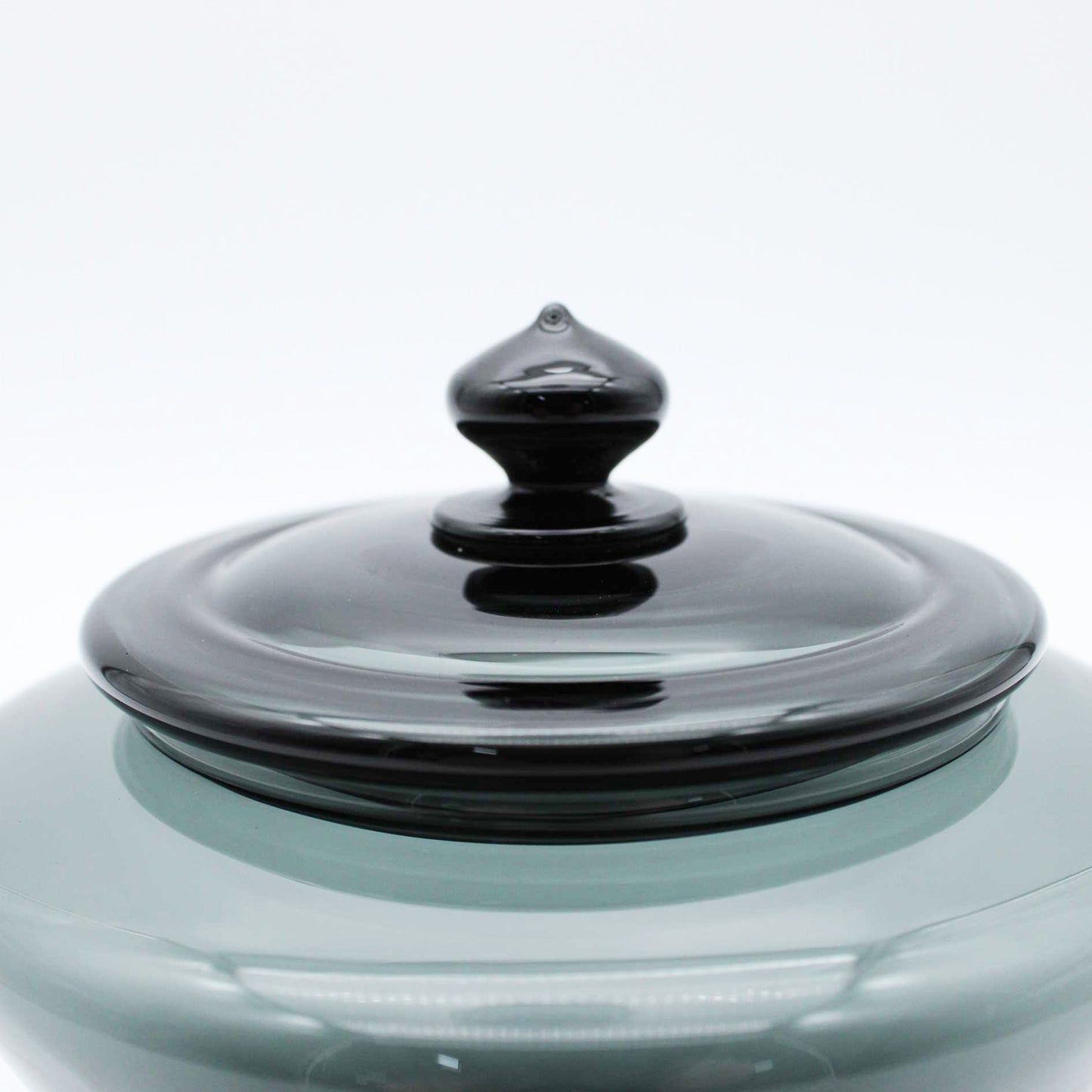 Lidded Bowl Black_Taku Eiki