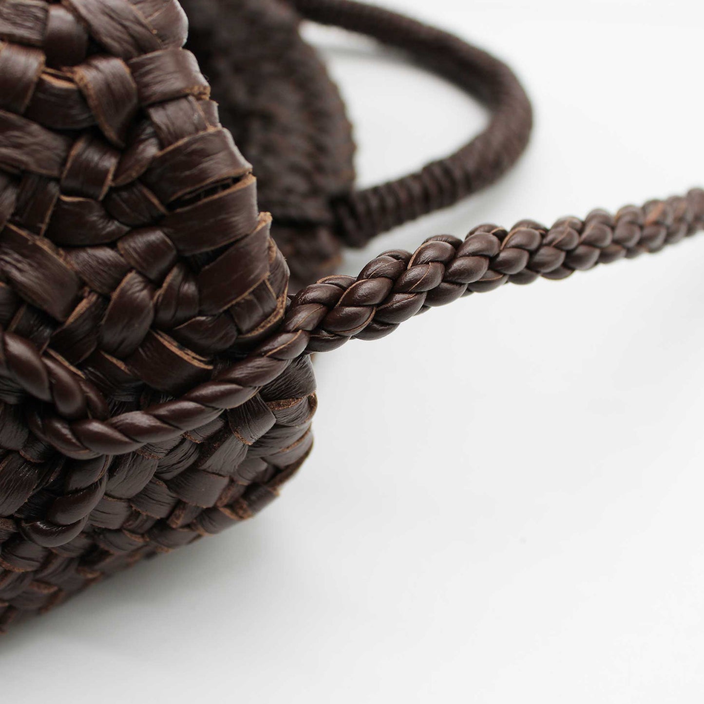 CIRCLE BASKET M DARK BROWN