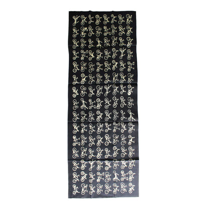 Hand wiping (a towel) Bicycle BLK