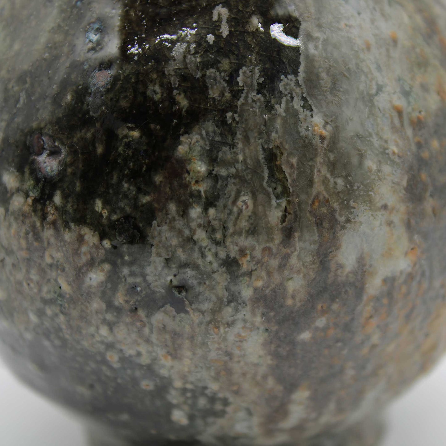 White Glaze Sake Bottle 59A_Toru Hatta