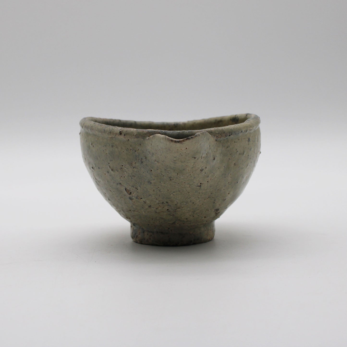 Pine Ash Glaze Lipped Bowl 59A_Toru Hatta