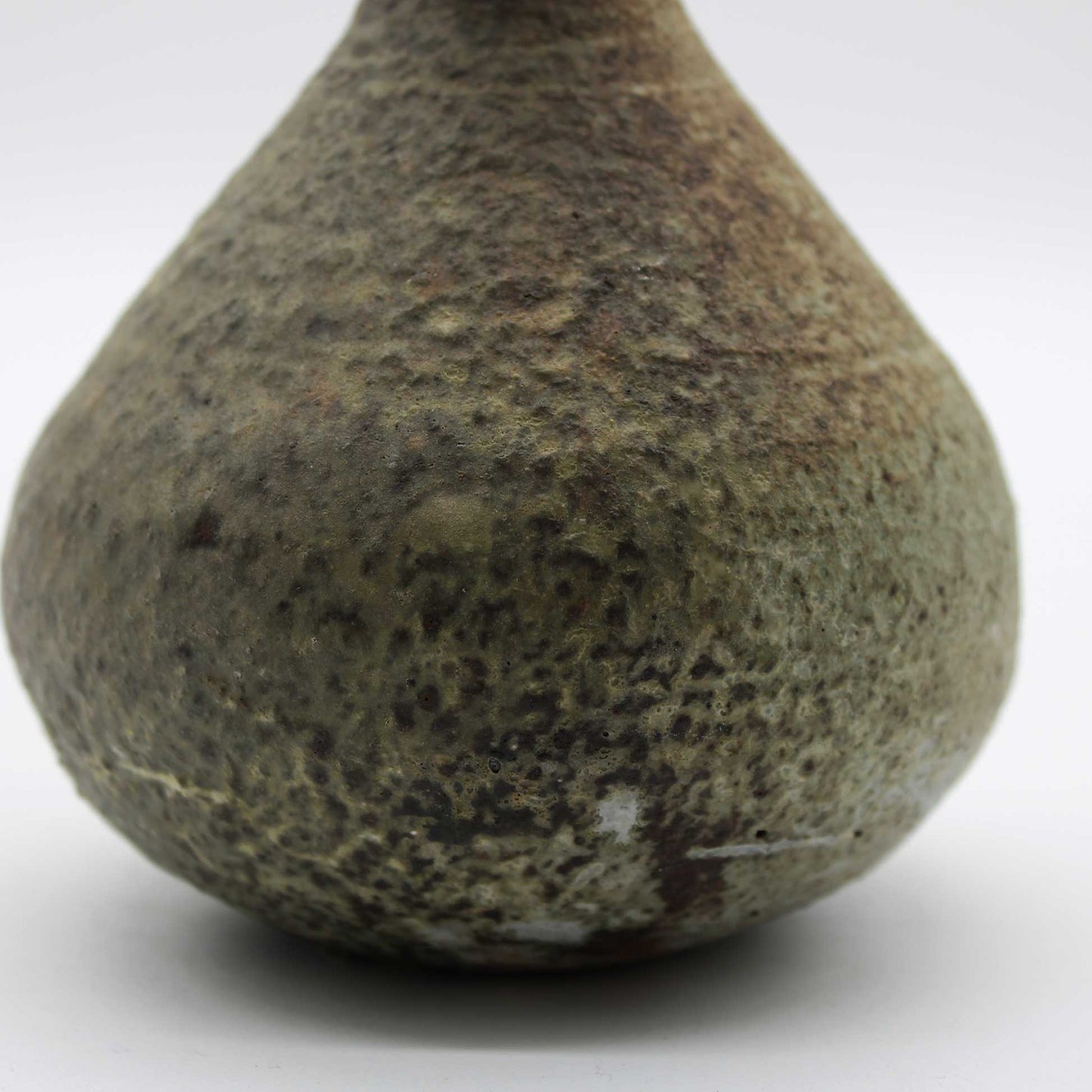 Sake bottleAsh Glaze 603_Michikazu Sakai