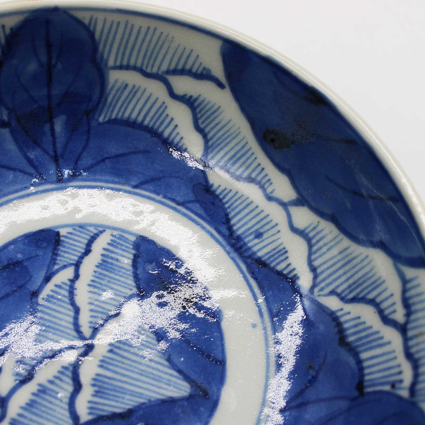 ANTIQUES Medium bowl A_512