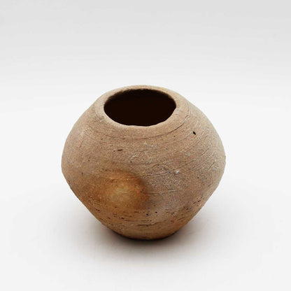 Vase 604_Aki Tamiya