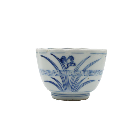 ANTIQUES Tea Cup B_512