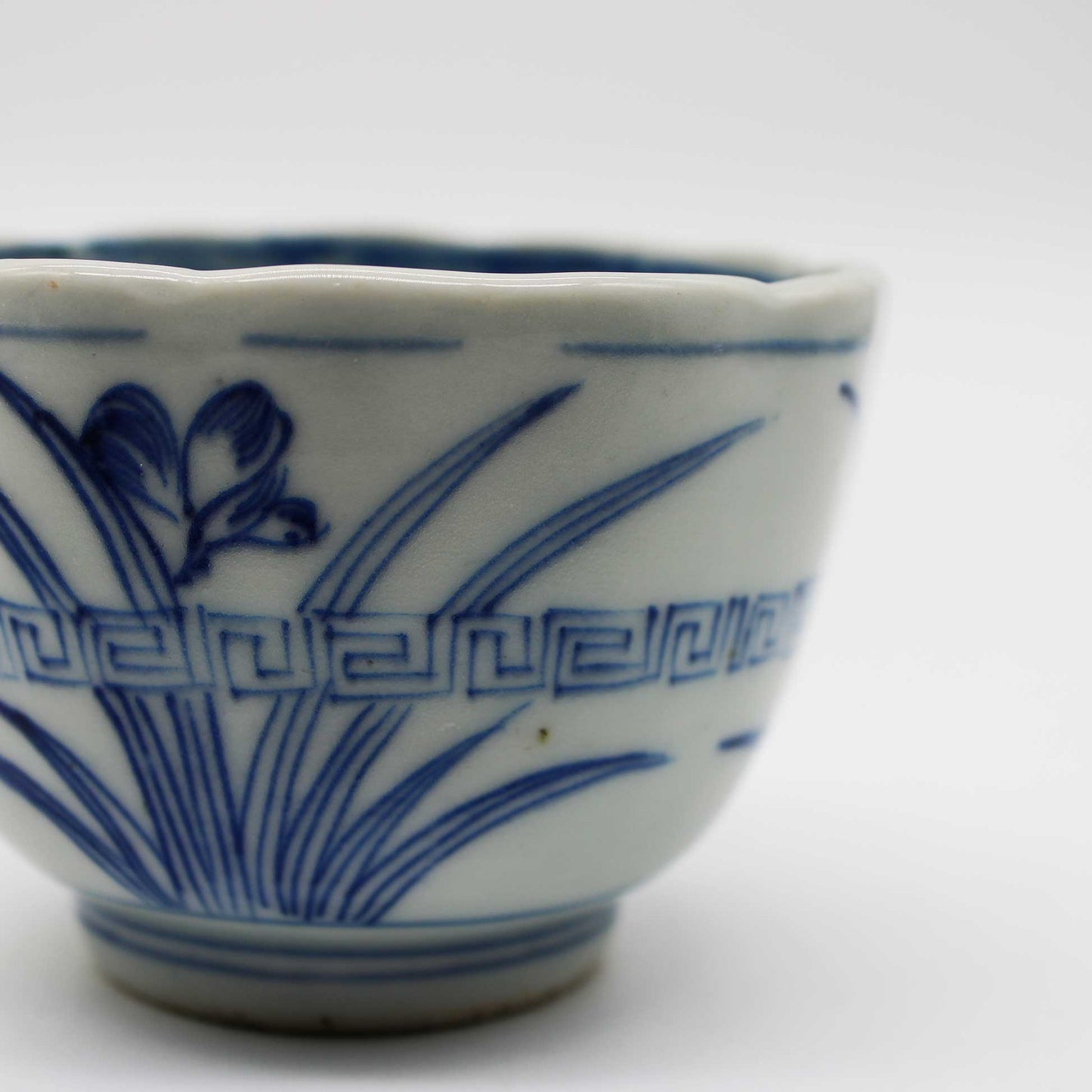 ANTIQUES Tea Cup B_512