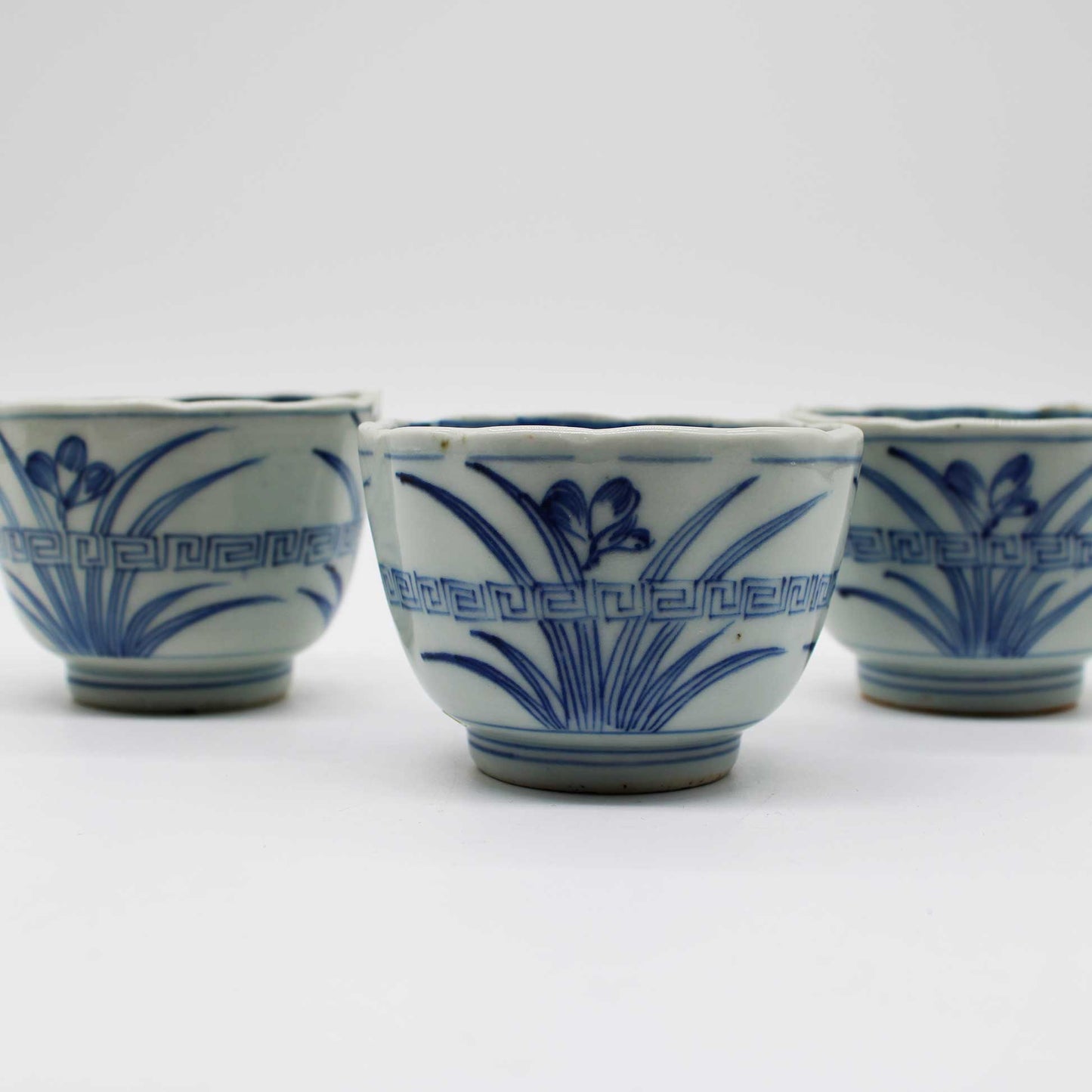 ANTIQUES Tea Cup B_512