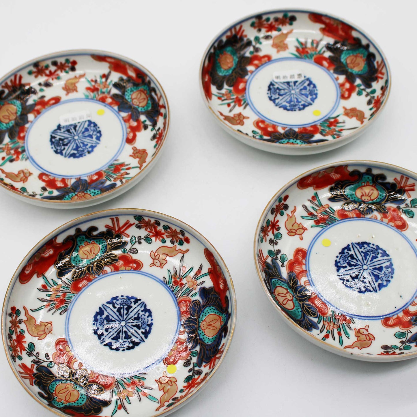 ANTIQUES Small plate O_512