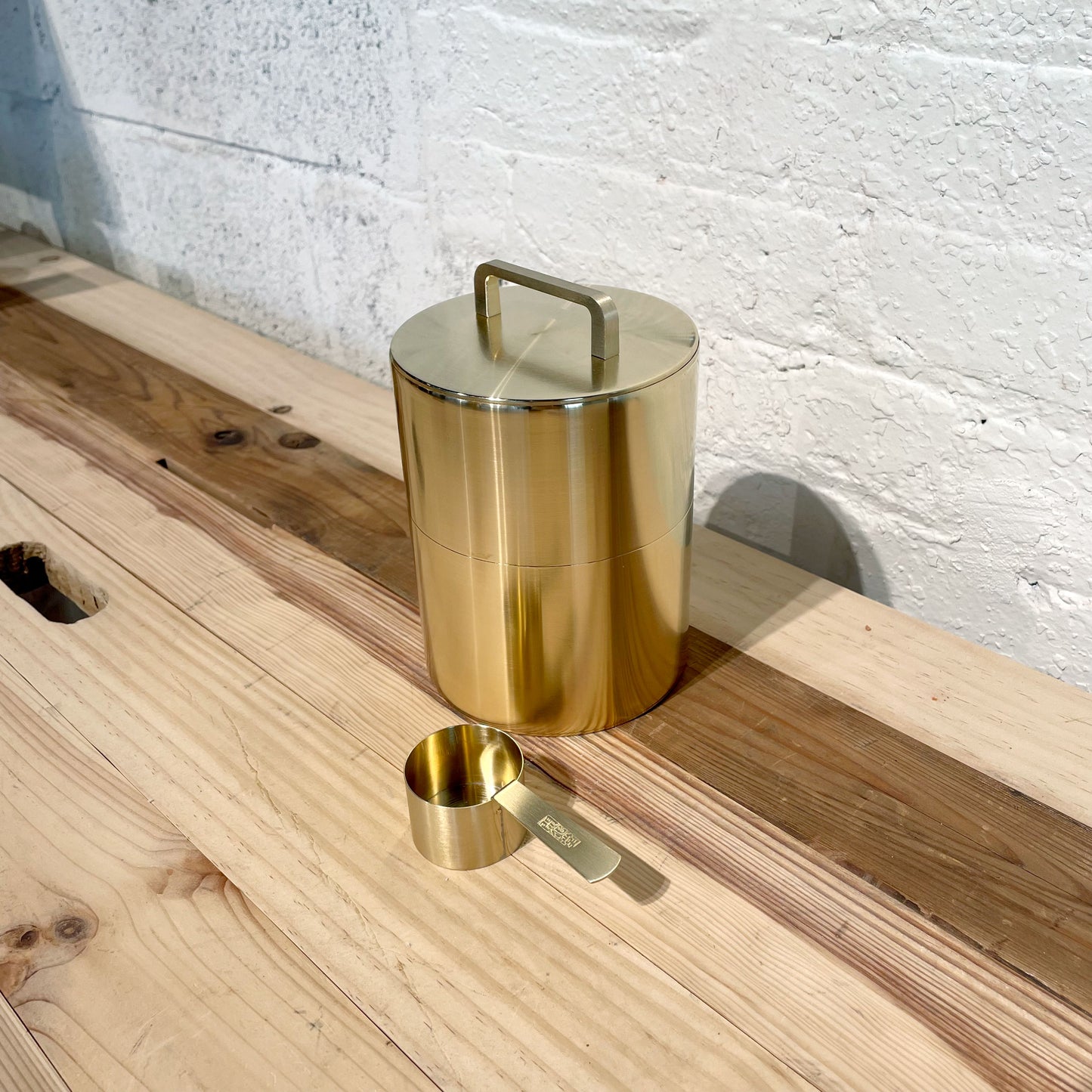 Brass Coffee Caddy 200g
w/handle with coffee spoon