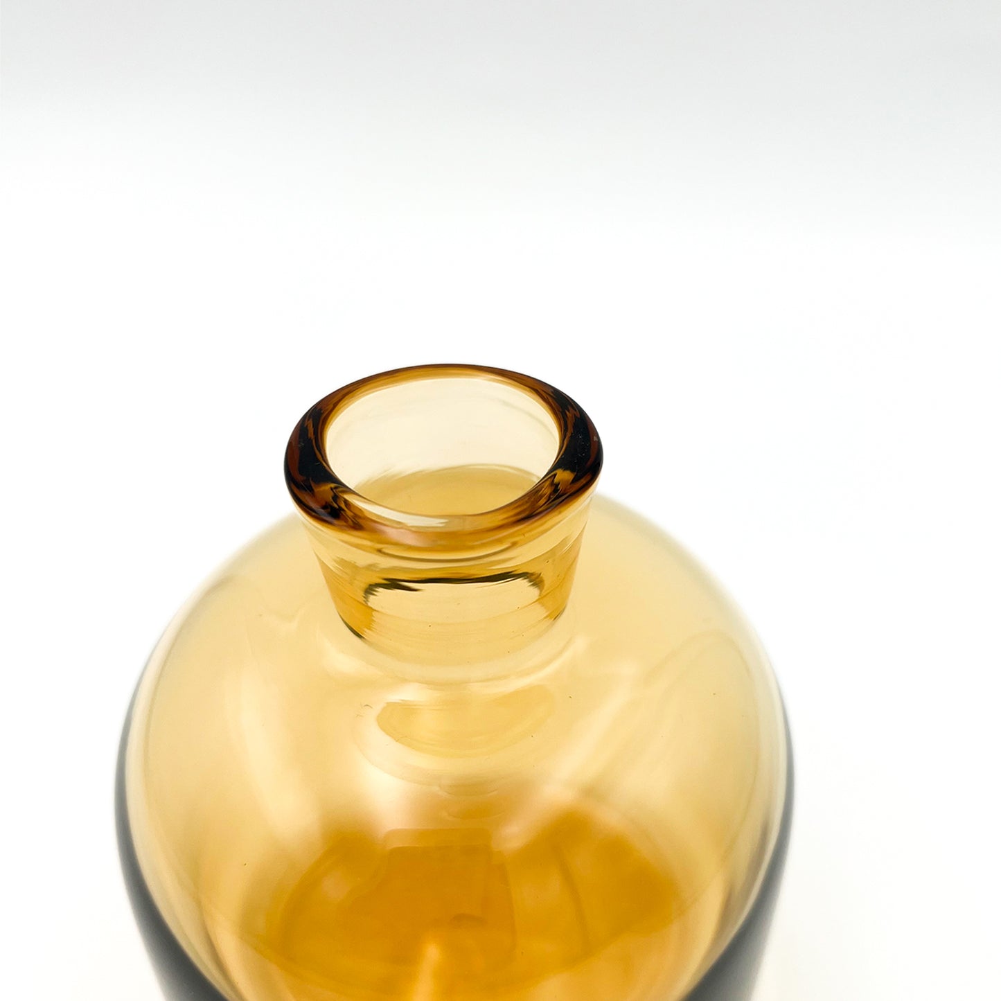 Flower vase_Small hill_Amber