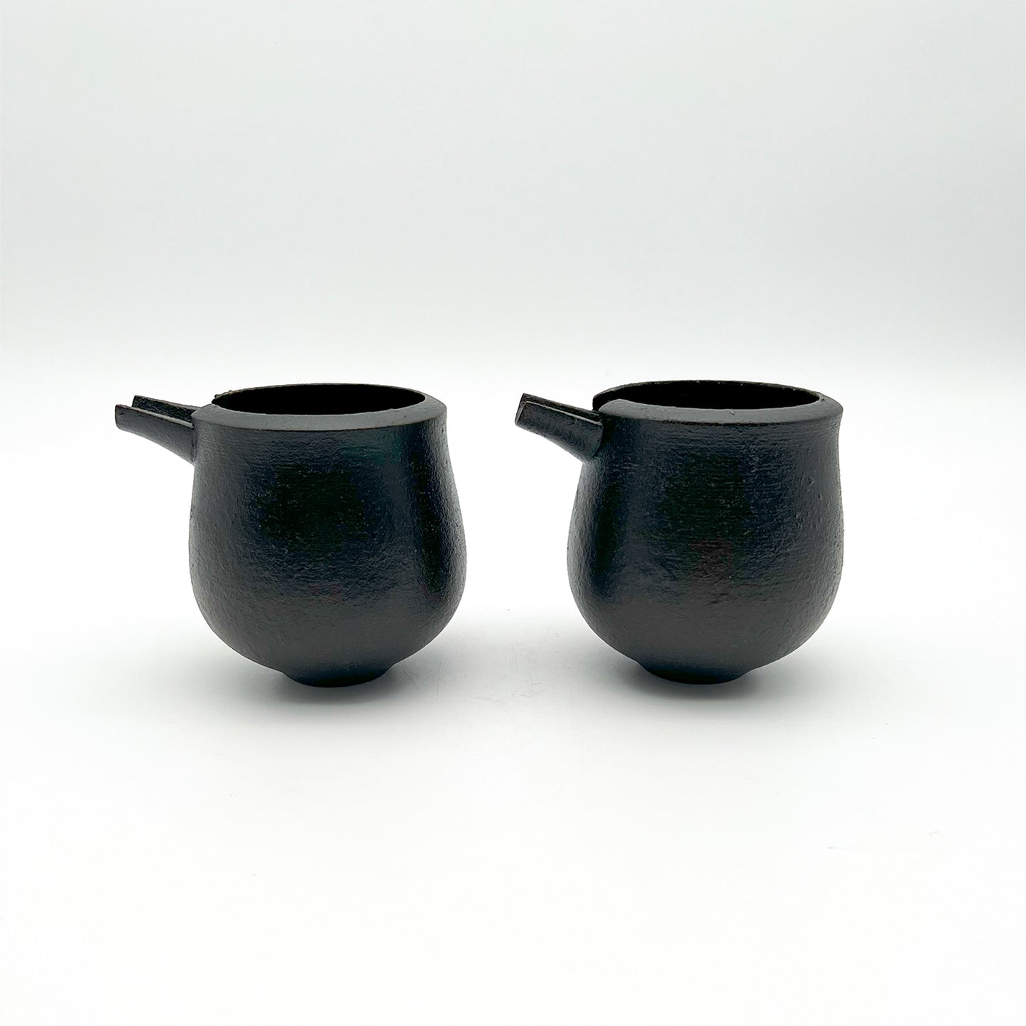 Bell-Shaped Spouted Bowl BK