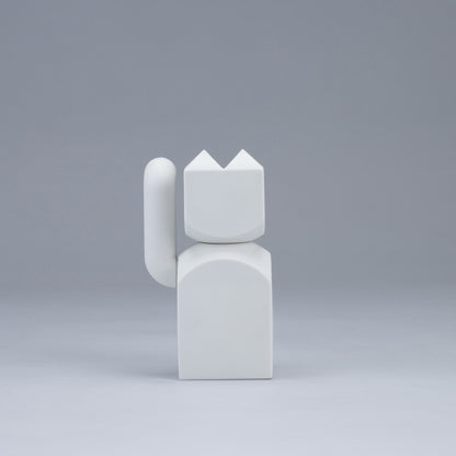 MAG MANEKI White M
