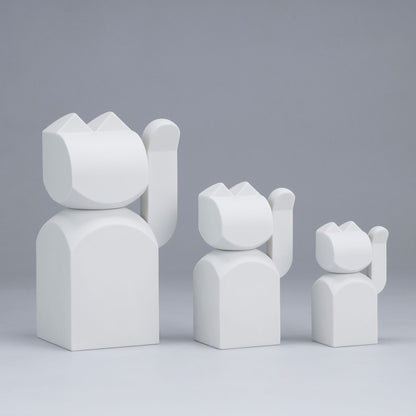MAG MANEKI White M