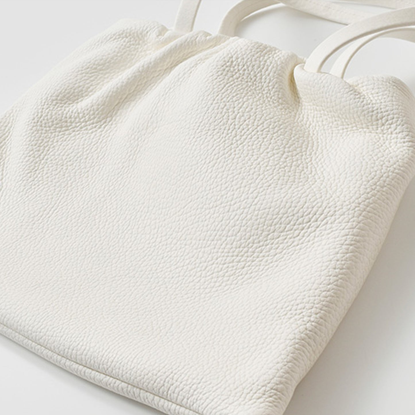 Aeta_DA65_ELASTIC TOTE：M_White