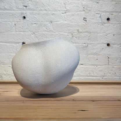 Shiho Hayashi Vase 2 White