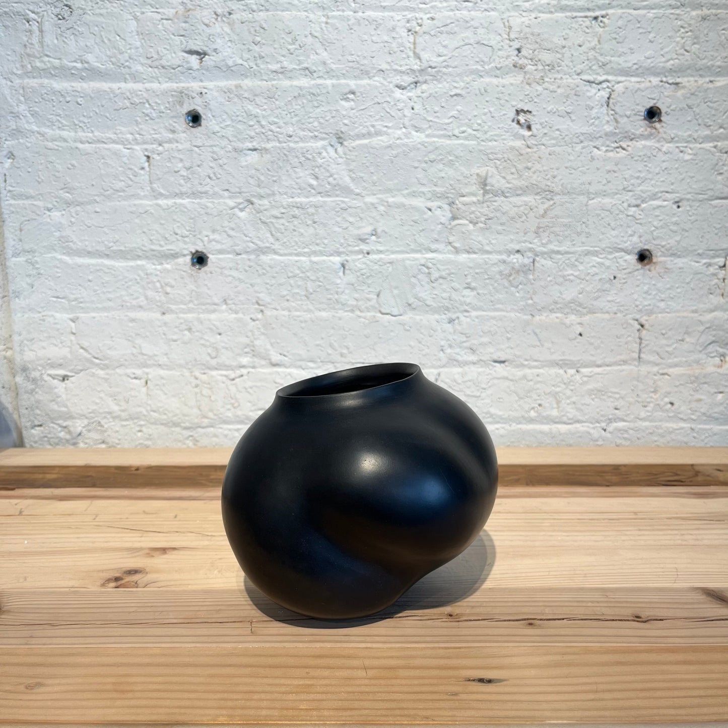 Shiho Hayashi Vase 2 Black